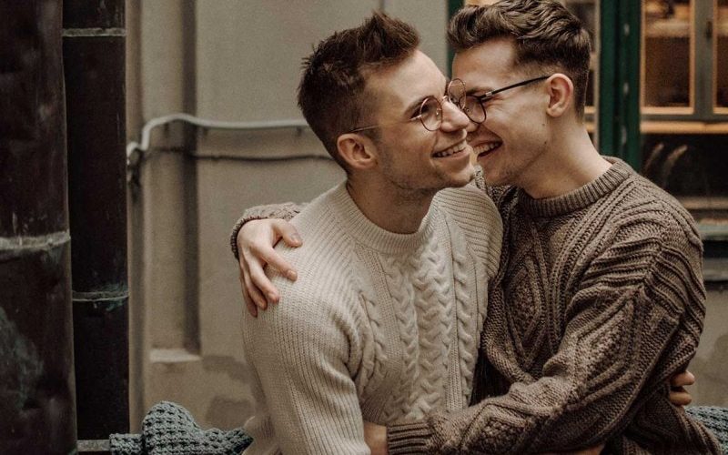 Τελείωμα στο στόμα με παλιό συμμαθητή Gay story