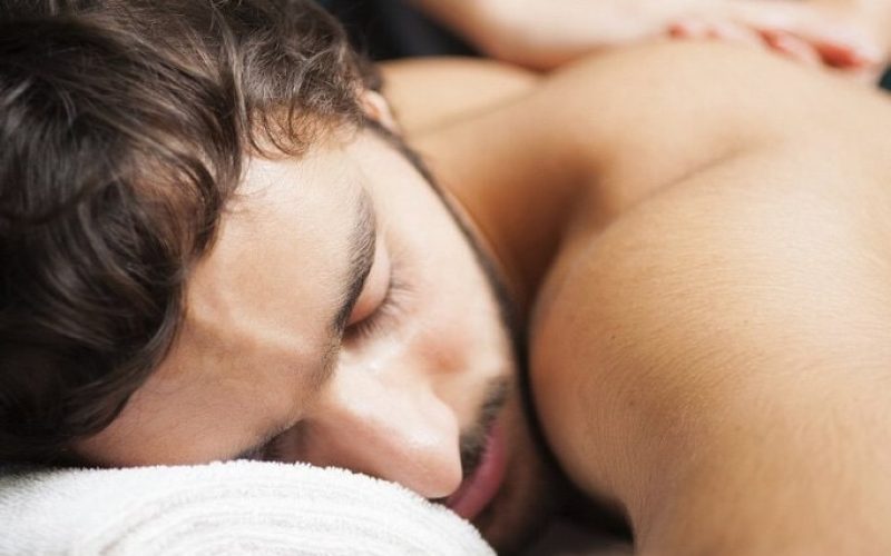 αισθησιακό μασάζ με εκτόνωση κατ' οίκον